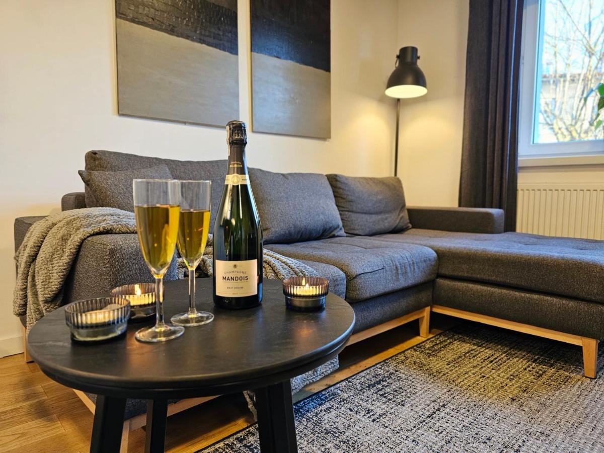 URBAN APARTMENTS Premium No 3, FREE PRIVATE PARKING, Self CHECK-IN - Housity