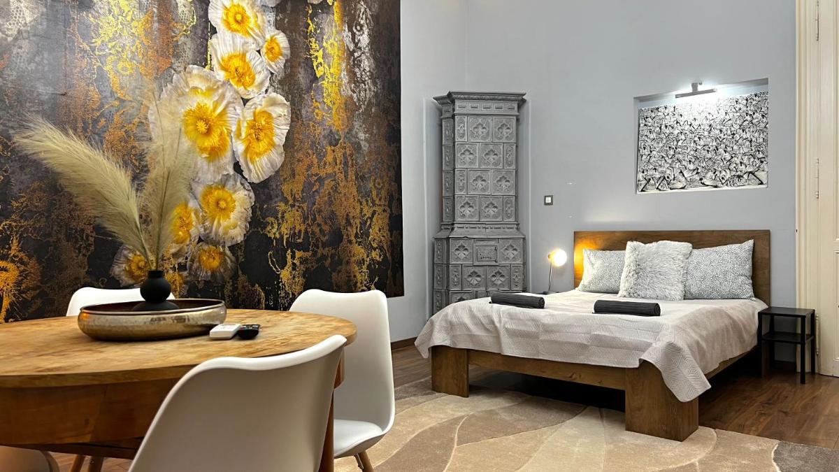V6 Apartment by Small Home Budapest - Housity