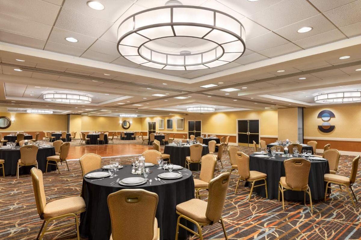 Holiday Inn Gaithersburg by IHG - Housity
