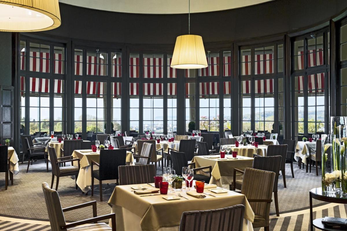 Restaurant ou autre lieu de restauration dans l'établissement Hôtel Barrière L'Hôtel du Golf