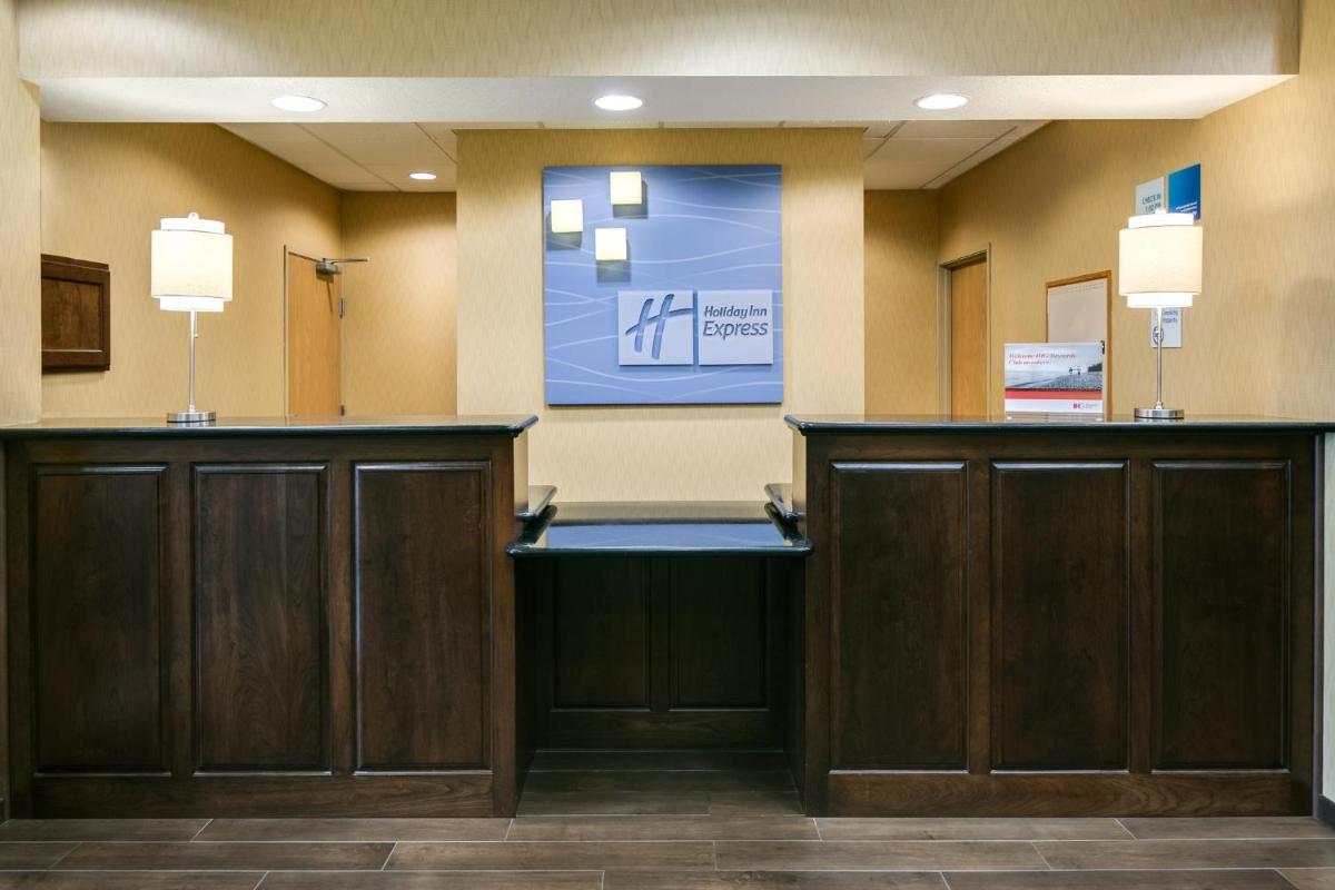 Holiday Inn Express & Suites Clinton, an IHG Hotel - Housity