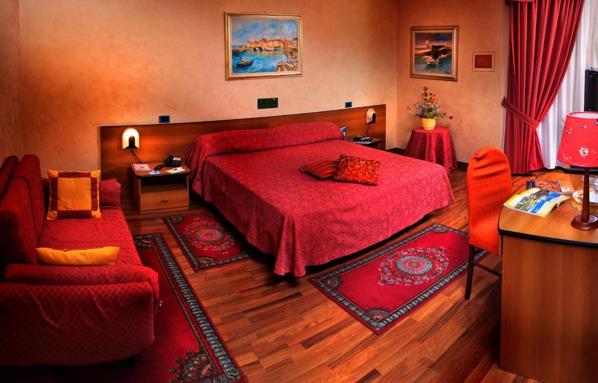 Hotel La Ruota - Housity