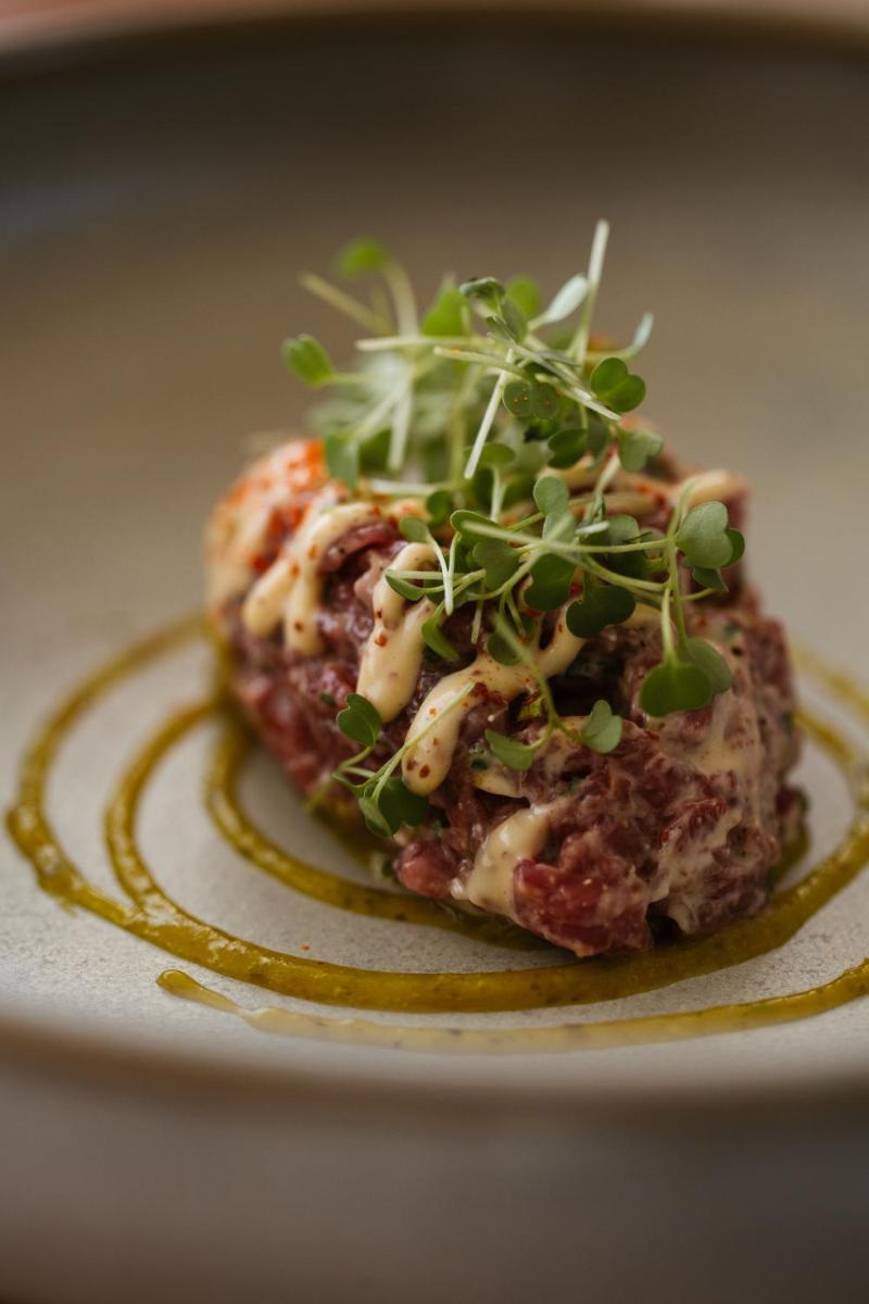 Comida en o cerca de este hotel