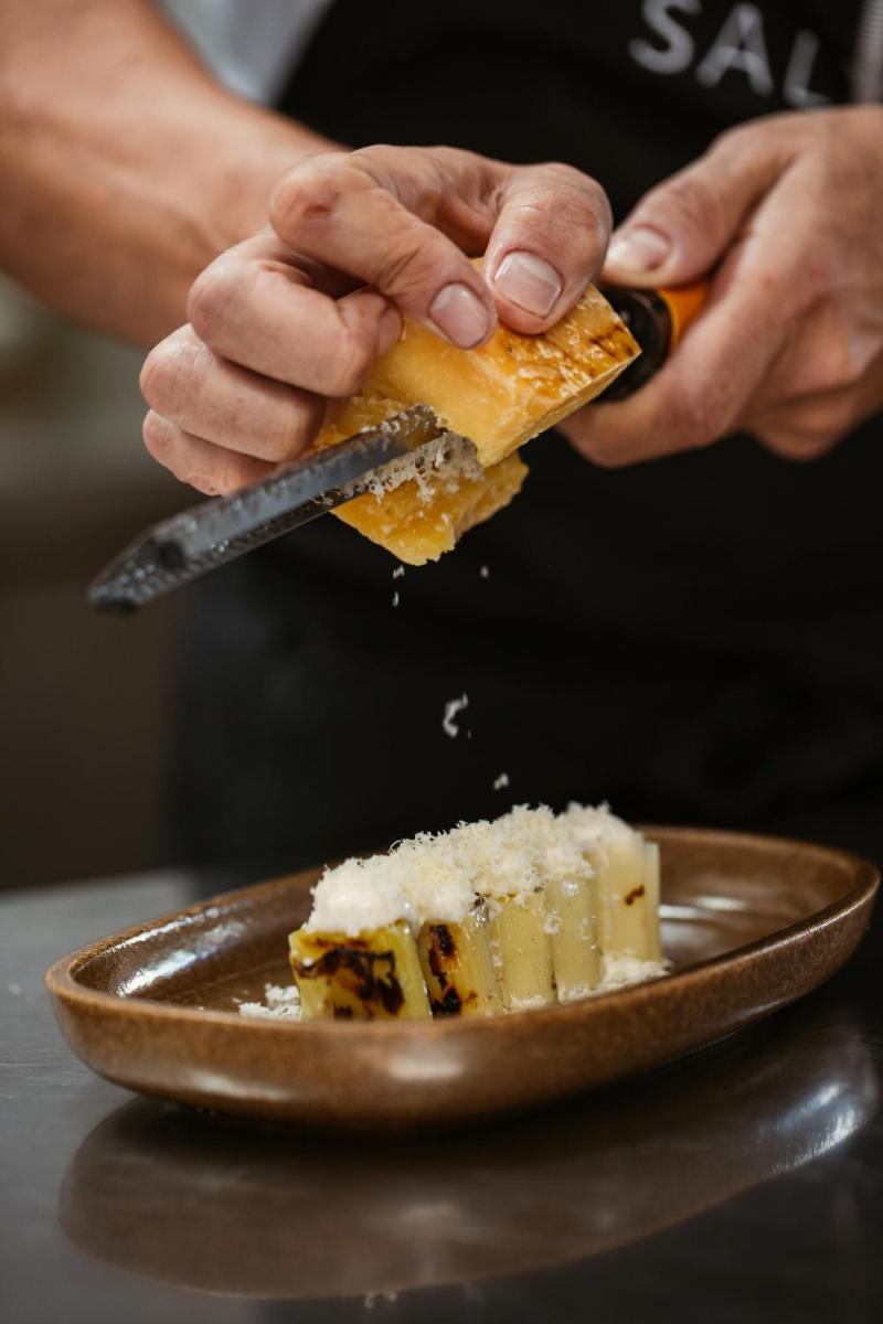 Comida en o cerca de este hotel