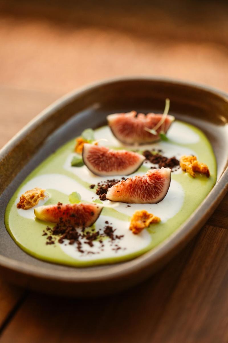 Comida en o cerca de este hotel