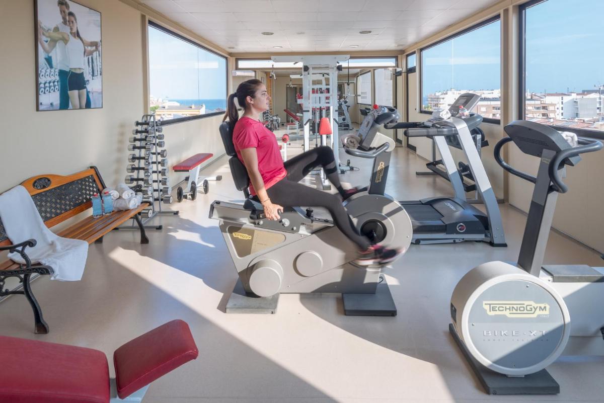 Gimnasio o instalaciones de fitness de Sumus Hotel Stella and Spa 4S Adults Recommended