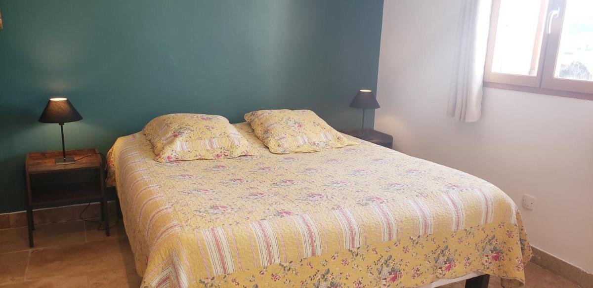 "Les Lauriers" chambre indépendante avec terrasse privée - Housity