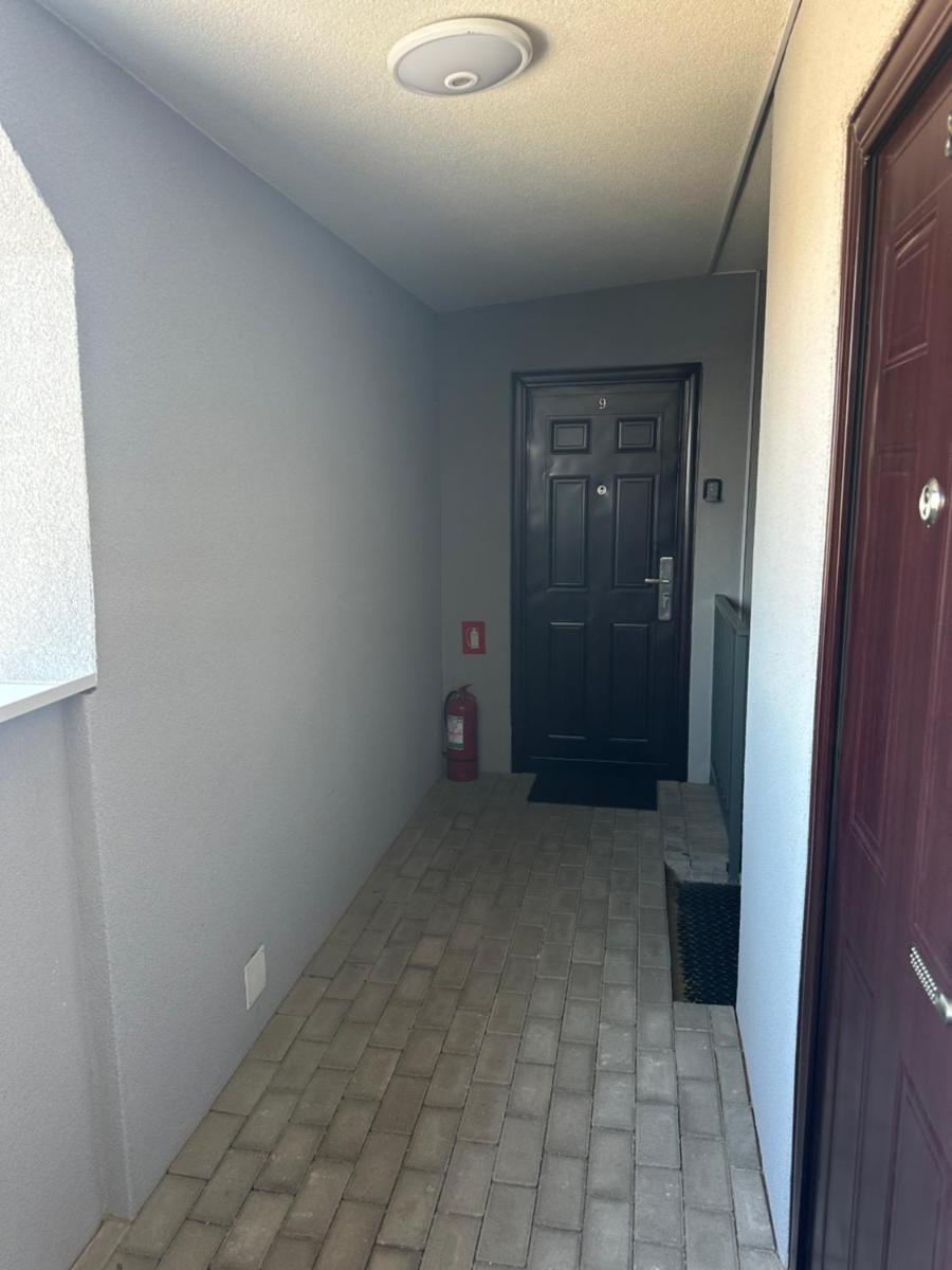 Jokai Apartments Nr7, code entry - Housity