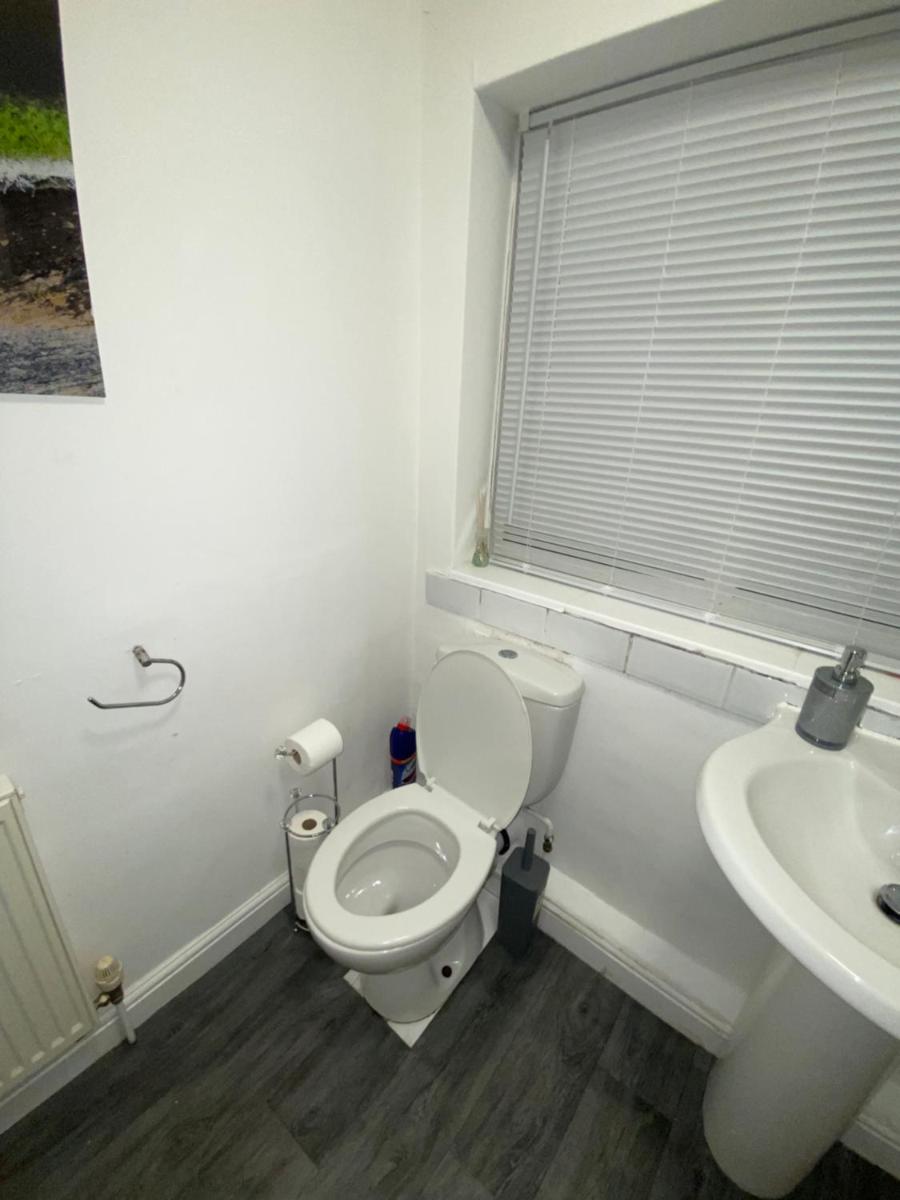 Relaxing Suite Nottingham Room - Housity