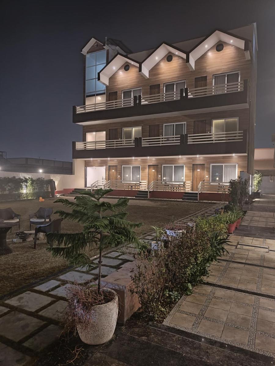 The VrindHuts - Housity