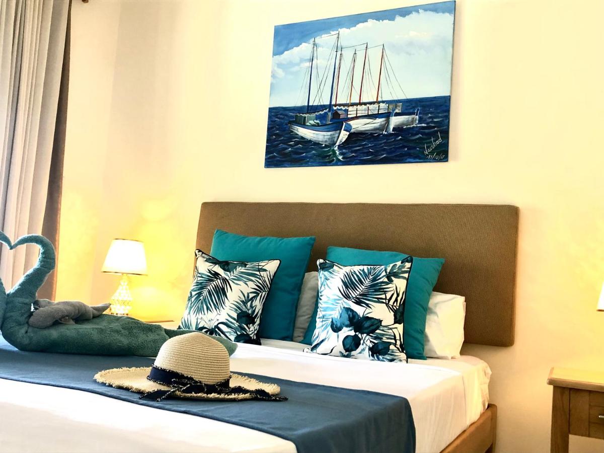 Suitetrails - Blue Lagoon seafront penthouse apartment