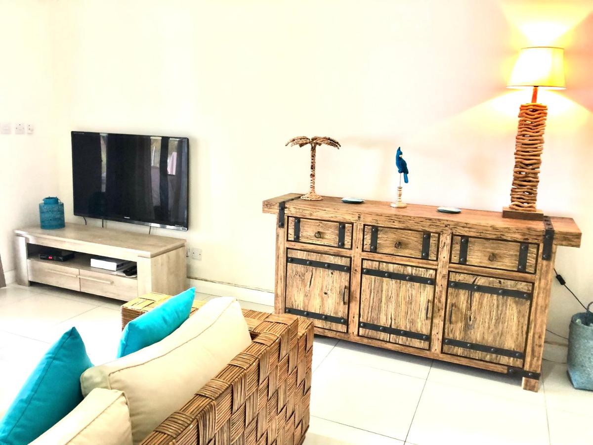 Suitetrails - Blue Lagoon seafront penthouse apartment