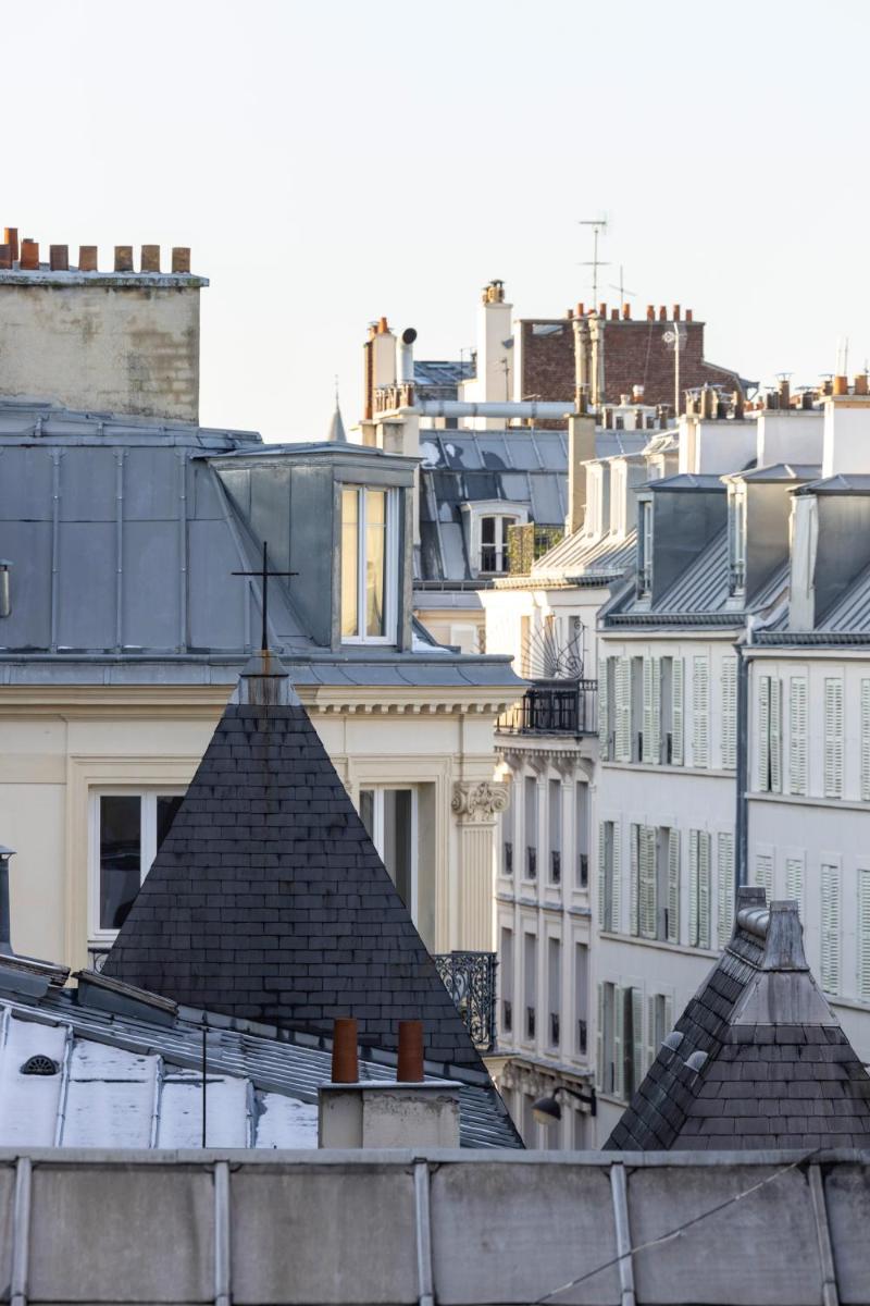 Vue générale sur Paris ou vue de la ville depuis l'hôtel