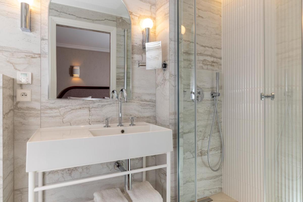 Salle de bains dans l'établissement Hotel des Carmes by Malone