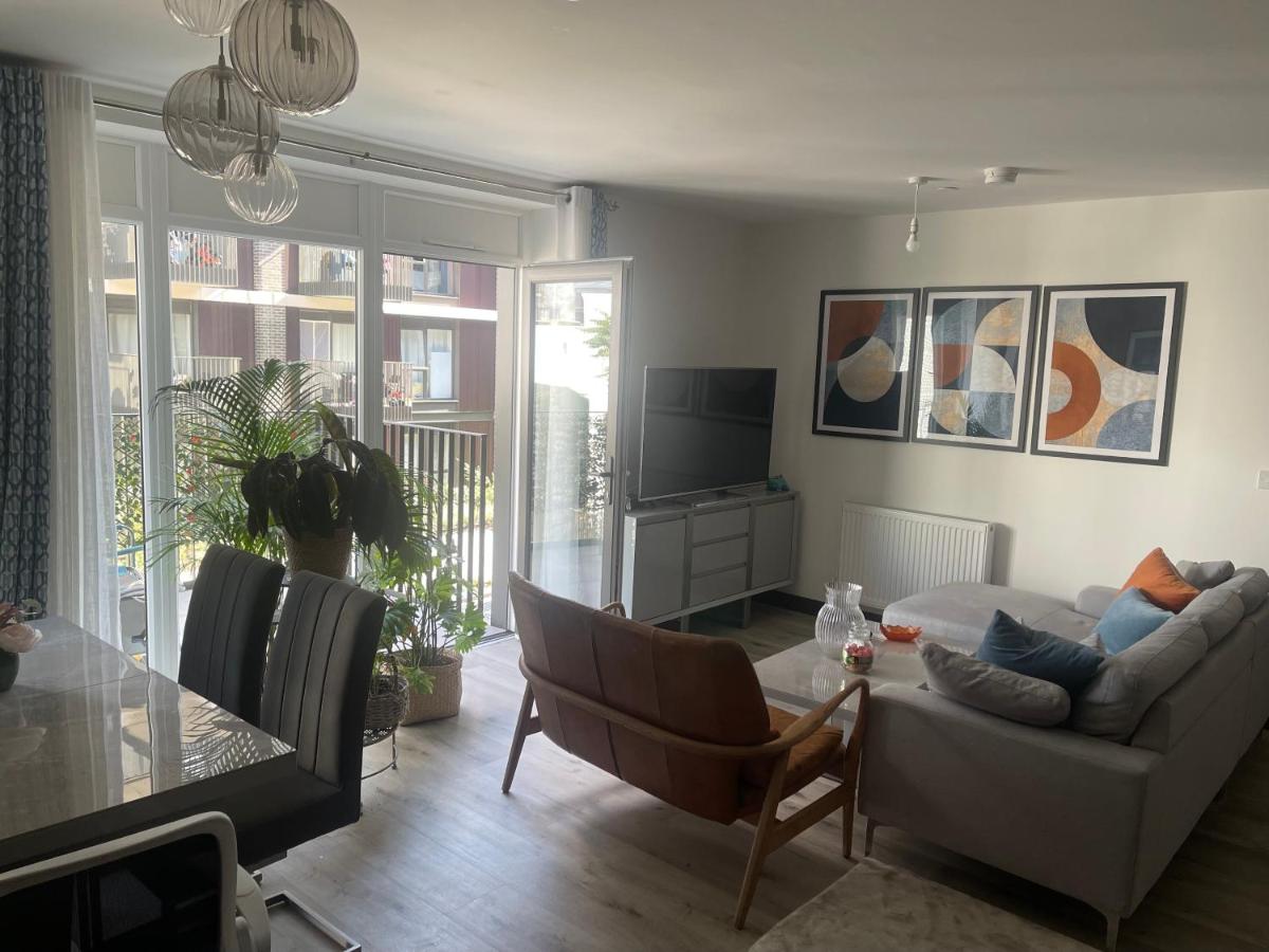 Stunning Spacious Double room in a new-build flat. - Housity