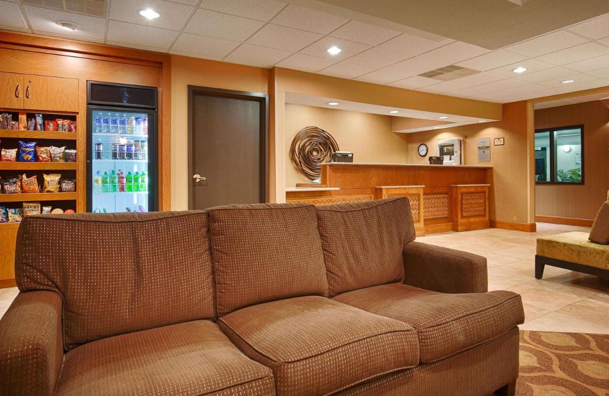 Best Western Plus Mishawaka Inn - Housity
