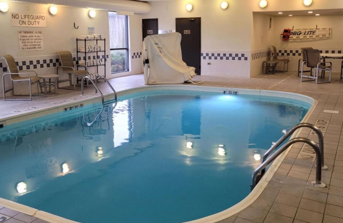 Best Western Plus Mishawaka Inn - Housity