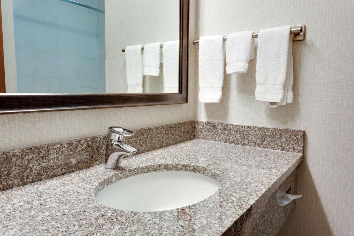 Drury Inn & Suites Greenville - Housity