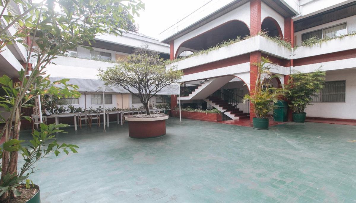 RedDoorz at Broadway Court Apartelle II Quezon City - Housity