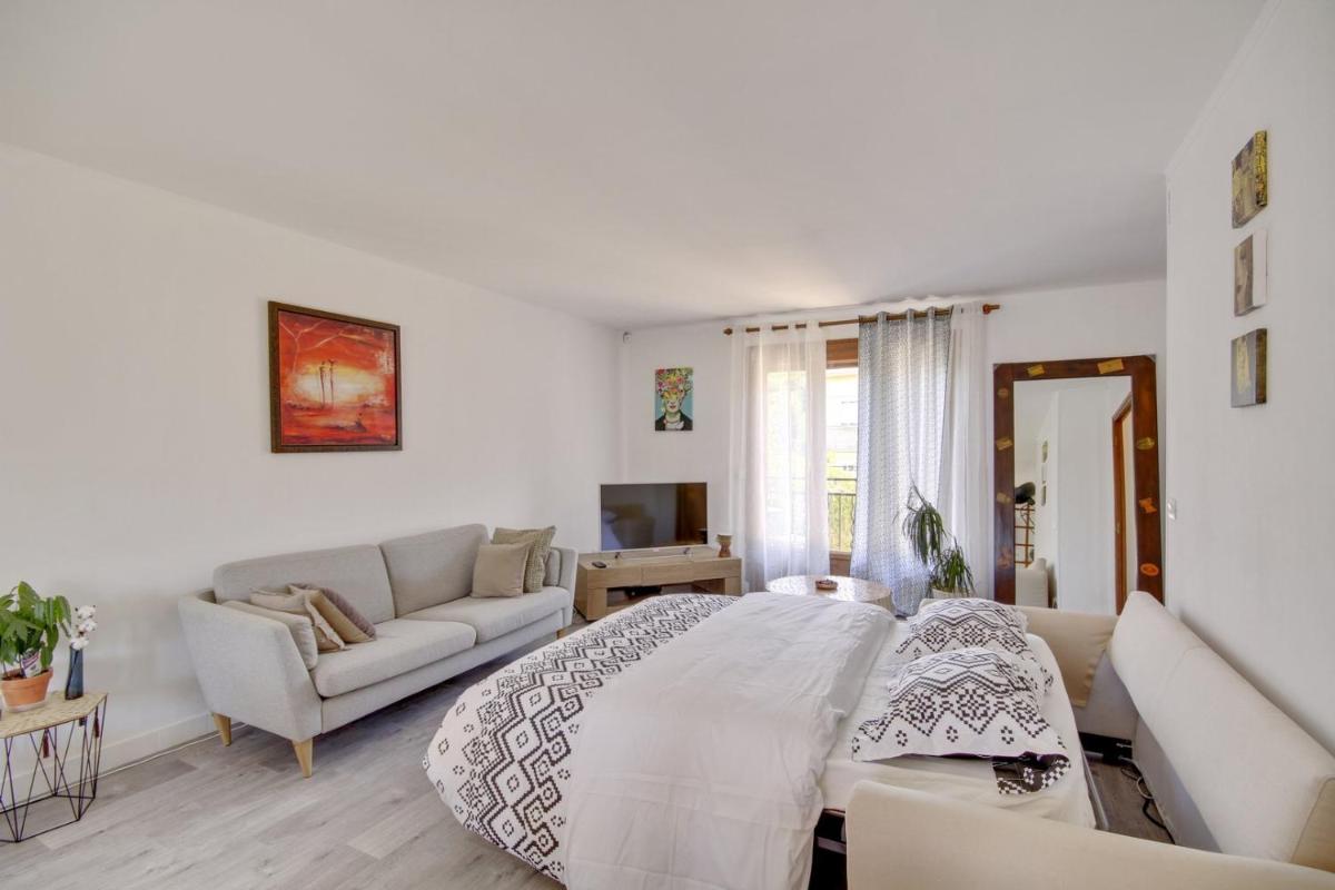 Suitetrails - Authentic family home in Neuilly-sur-Marne