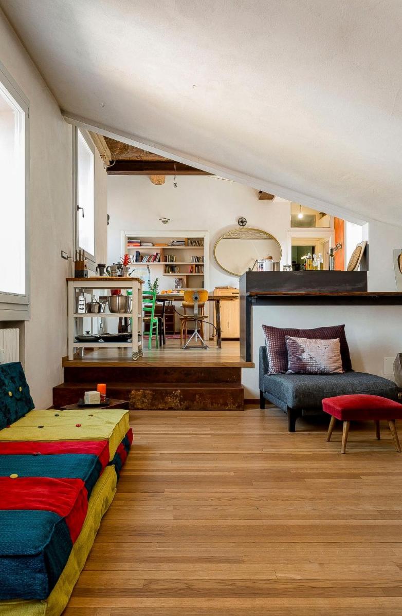 Bright and Peaceful Apartment in Historic Palazzo - Hizvo