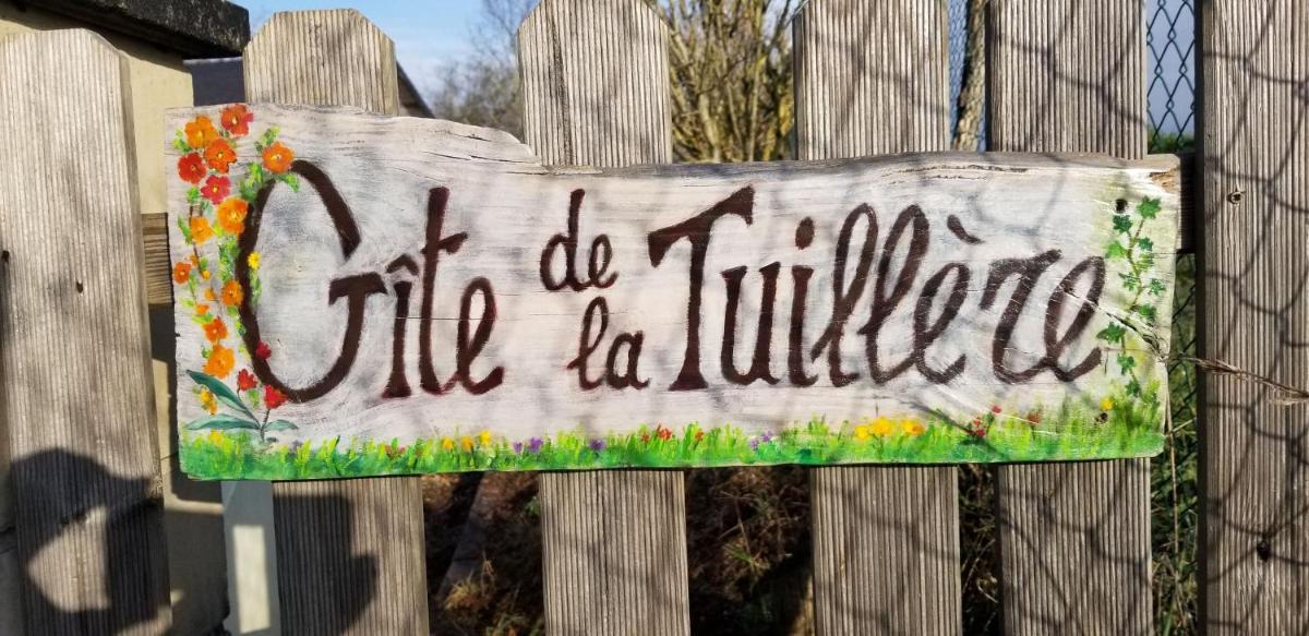 Gîte de la Tuillère, maison contemporaine en bois avec vue et piscine - Housity