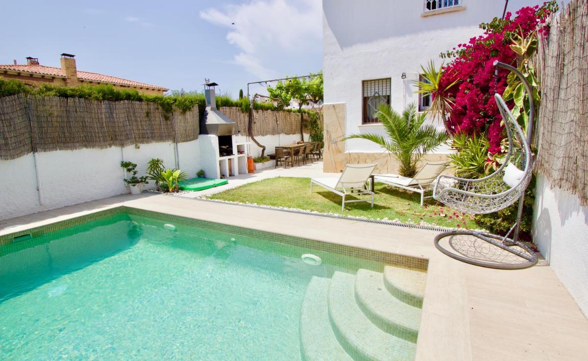 Beach house with private swimming pool * 5 min walk to the beach - Housity
