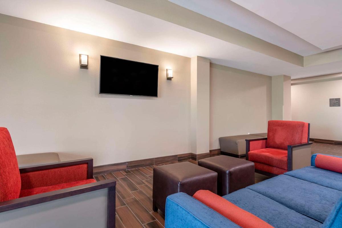 Comfort Suites Daytona Beach-Speedway - Housity