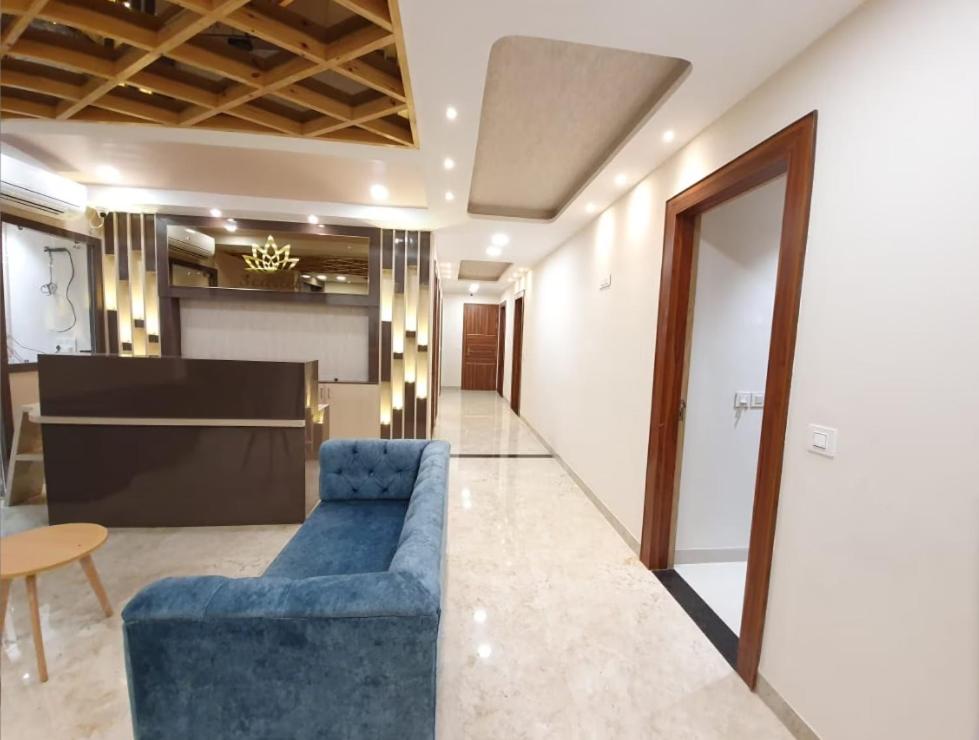 HOTEL SCARLET - Housity
