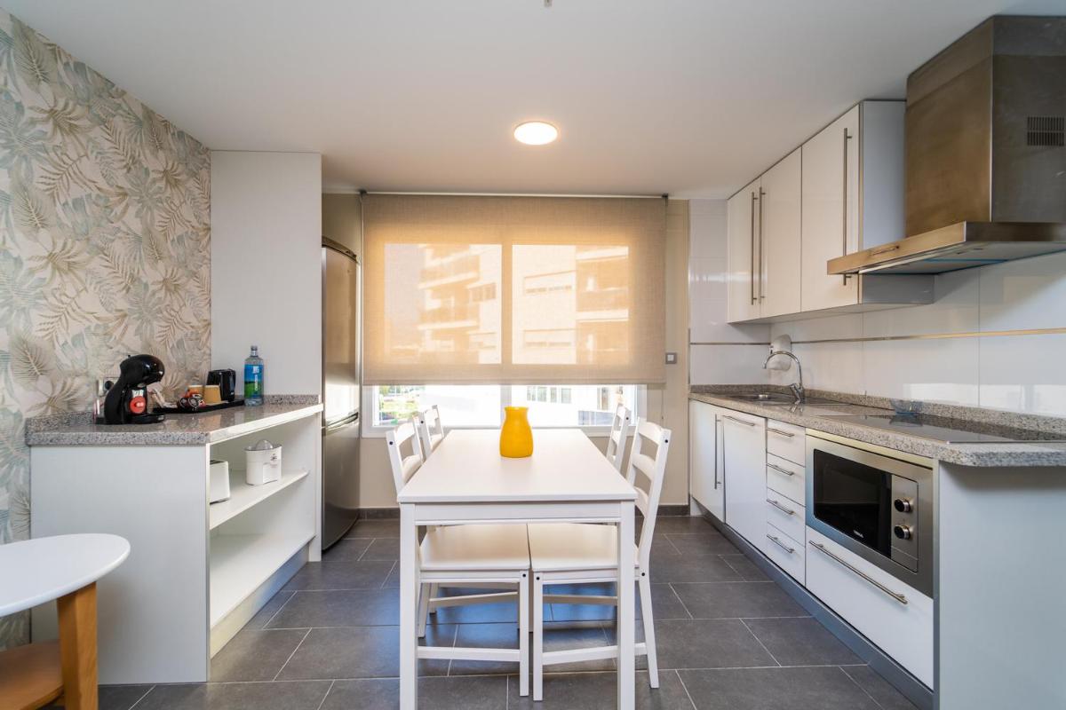 Una cocina o zona de cocina en Vistamar Hotel Luxury Wellness By DLV -Adults Only-