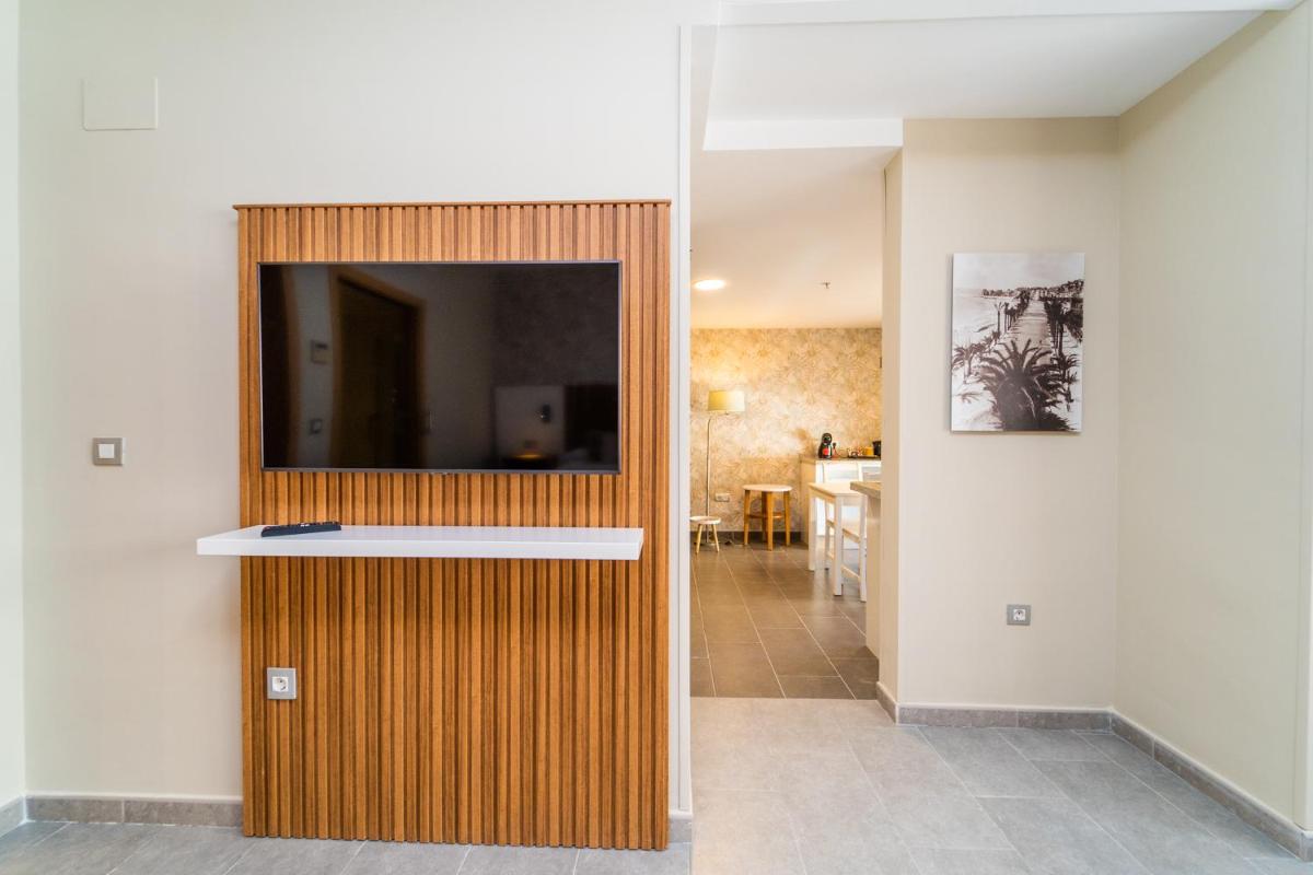 Una cocina o zona de cocina en Vistamar Hotel Luxury Wellness By DLV -Adults Only-