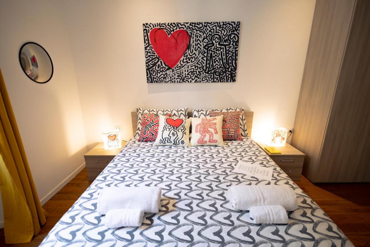 tHE Keith Haring Room - Private Bedroom - Housity