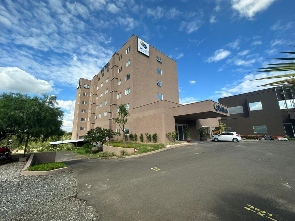 UniHotel Salto - Housity