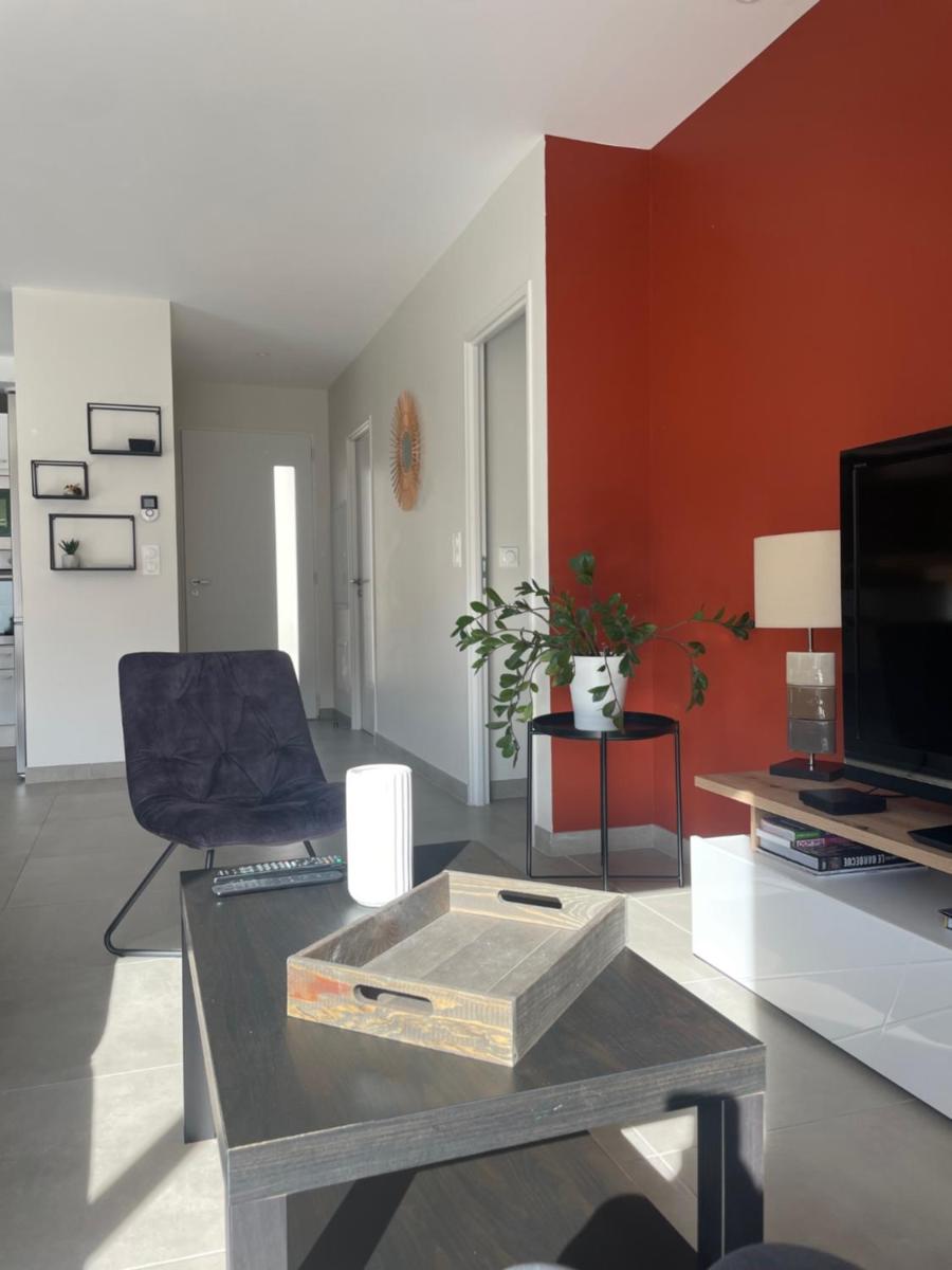 Magnifique villa avec piscine extérieure - Housity