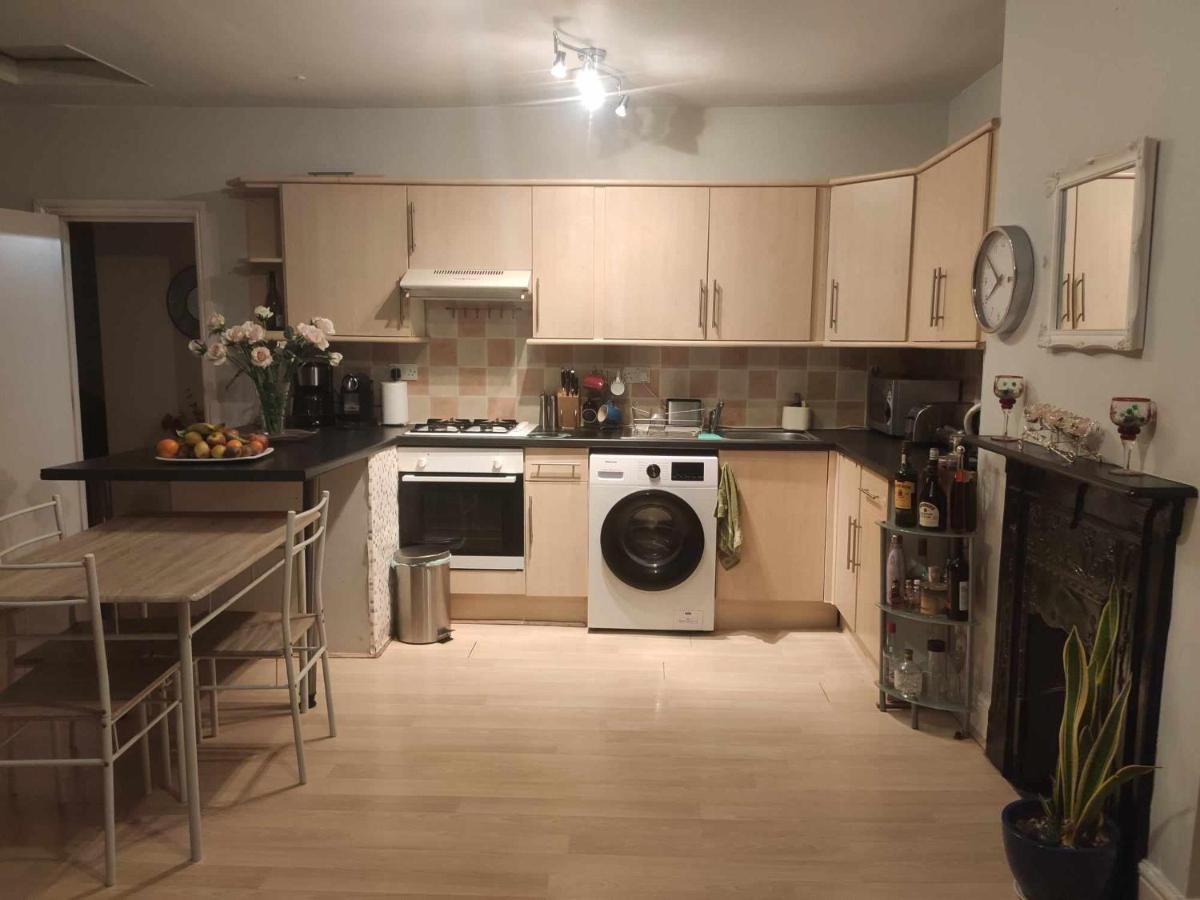 Sophia's room in a shared house - Housity