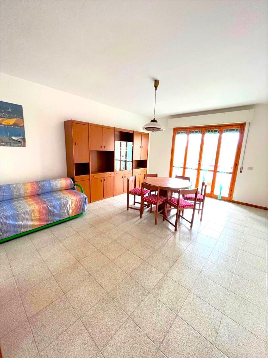 GIULY - appartamenti con terrazzo in centro a Sirolo - Housity