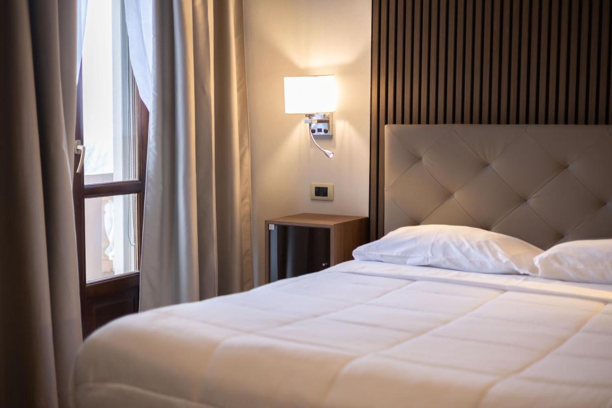 Hotel La Fertè - Housity