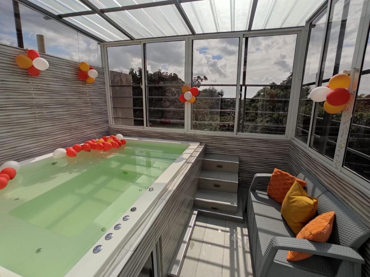 Jacuzzi-Terrace-Romance-Rest & Fun - Housity