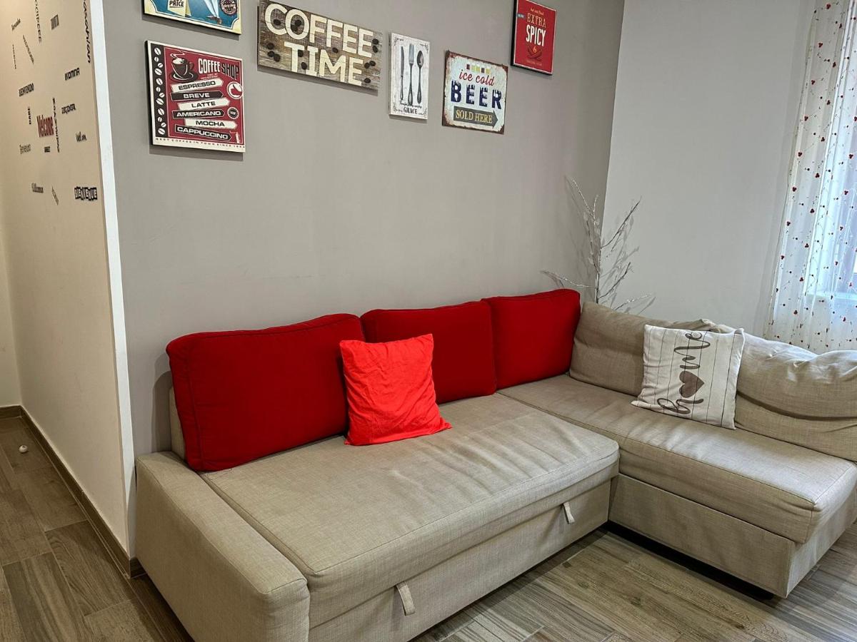 Marta House - Housity