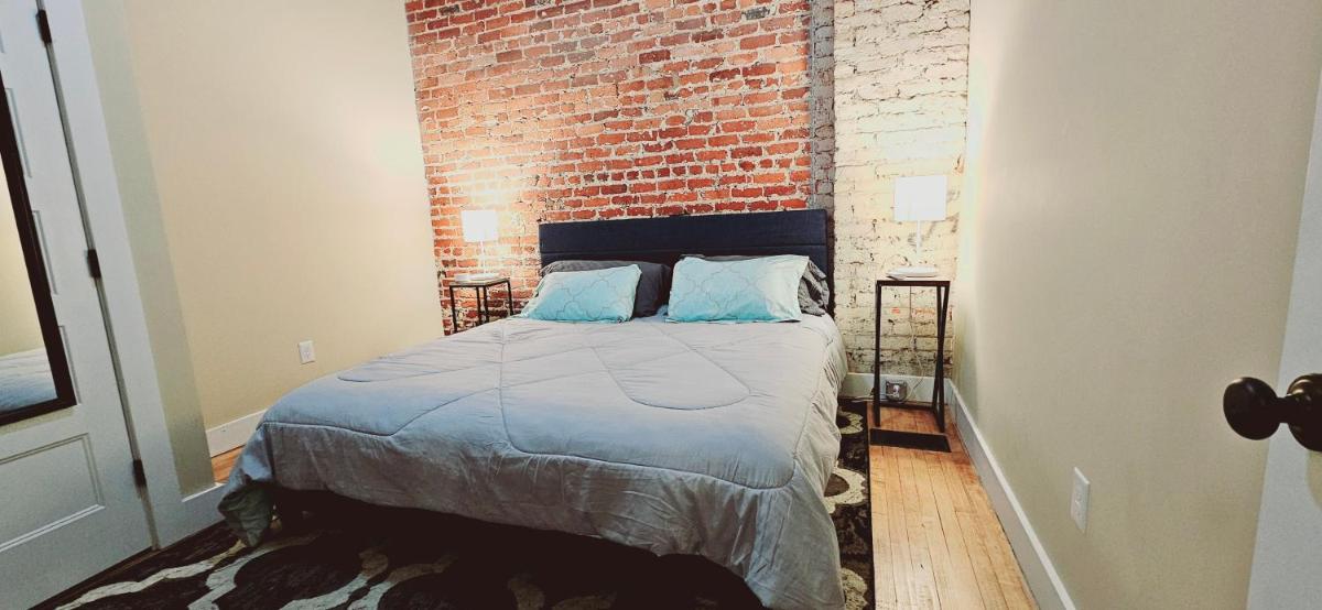 Family-Friendly 3 bedroom in Historic building! - Housity