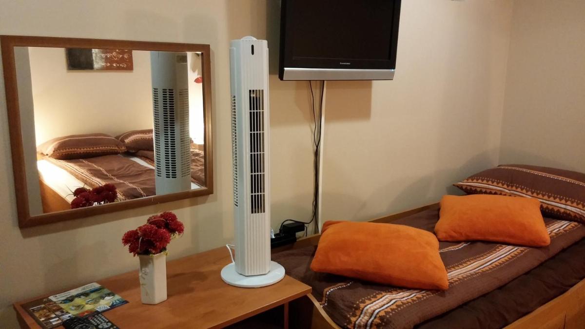 B&B Bazeni - Housity