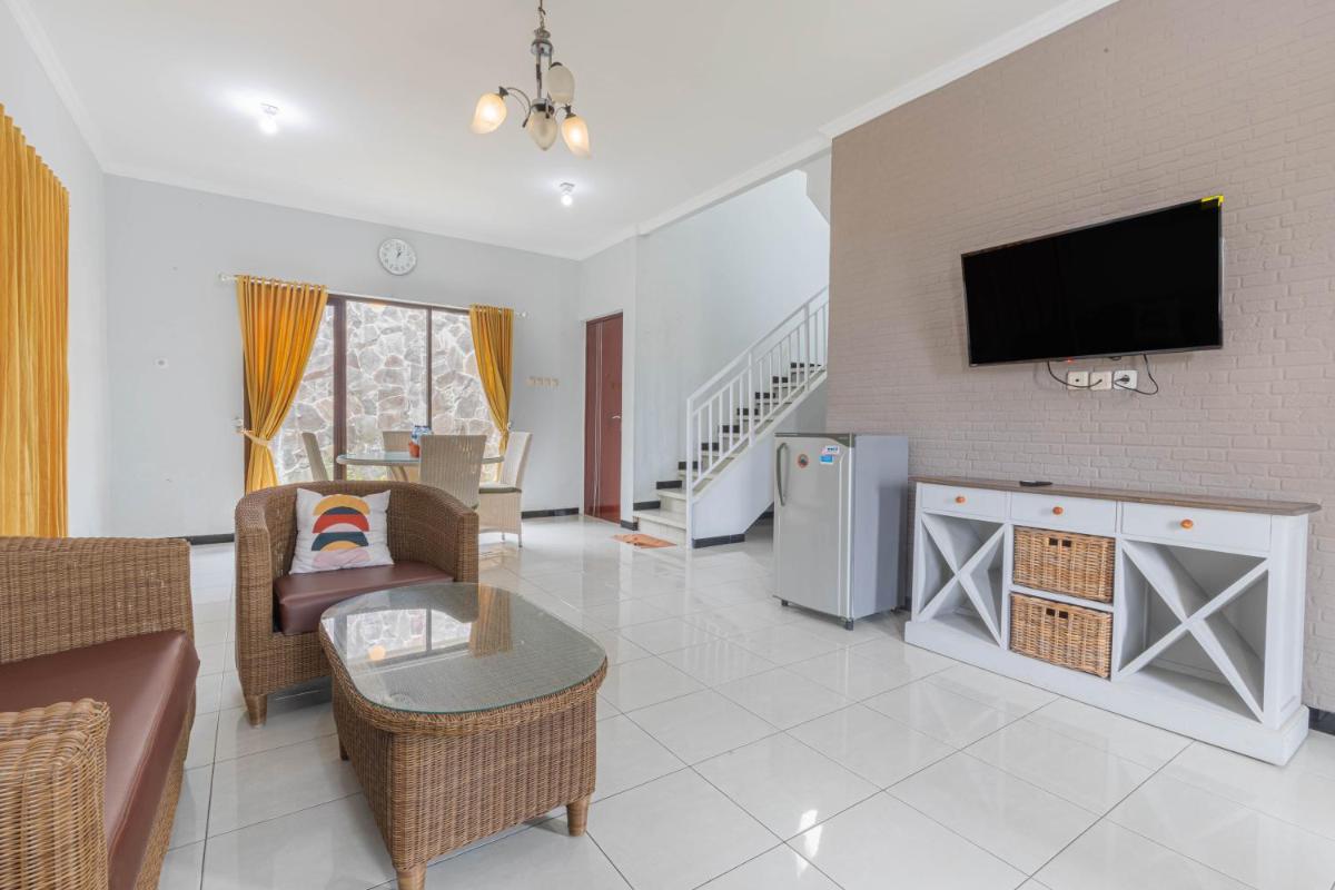 Hotel Griya Katarina - Housity