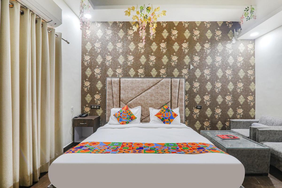 FabHotel Sky Awadh - Housity