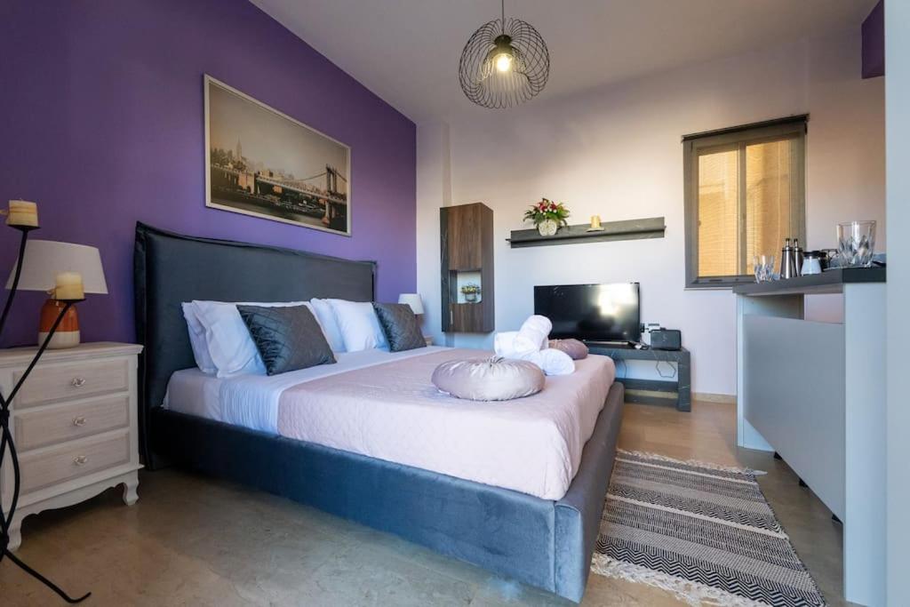 Sunny Escape Beachfront Studio - Housity