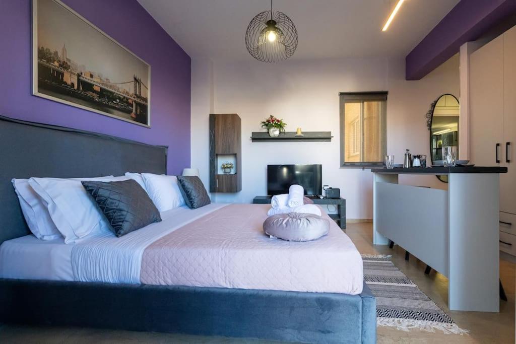 Sunny Escape Beachfront Studio - Housity