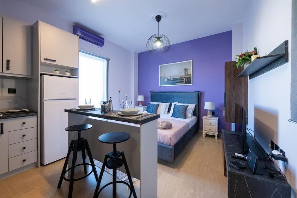 Sunny Escape Beachfront Studio - Housity