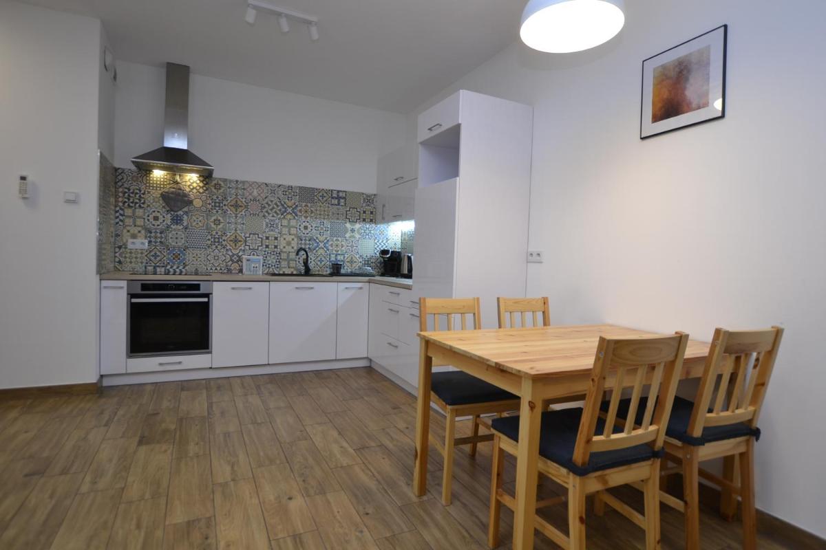 Apartament SZMARAGDOWY z garażem Centrum Gliwic - Housity