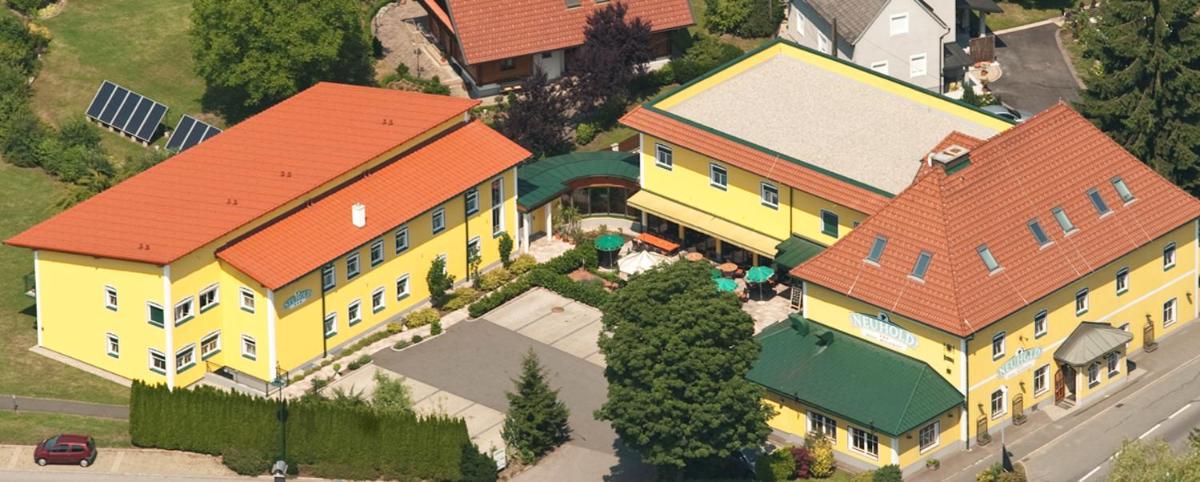 Hotel Restaurant Neuhold - Housity