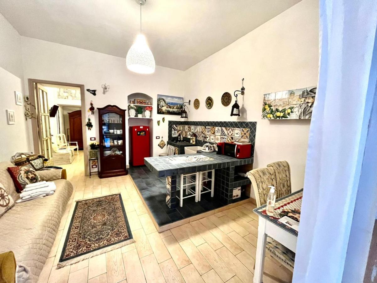 La Siciliana-di fronte la Cattedrale - Housity