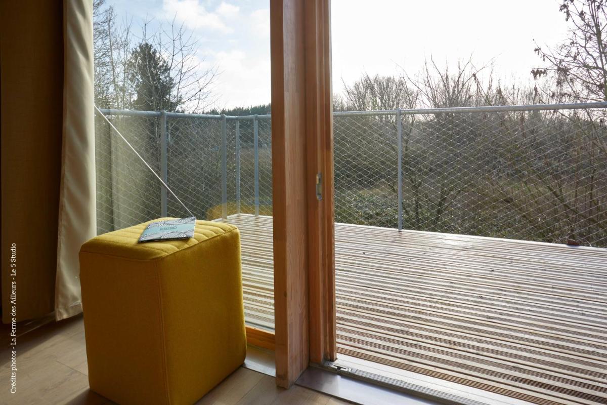 Balcon ou terrasse dans l'établissement La Ferme Des Ailleurs